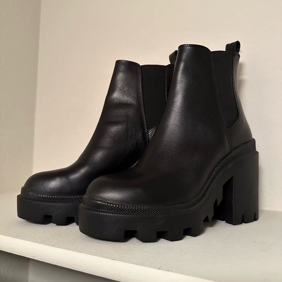 Steve Madden Roxie black boots 8.5 - Never worn outside - Picture 5 of 12